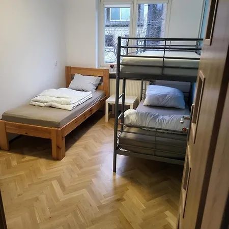호스텔 Rooms4rest Cisowa - Private For Tourists - Atr Consulting Sp, Z O,o, 바르샤바