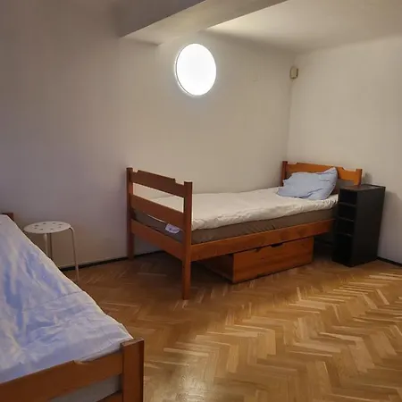 Rooms4rest Cisowa - Private For Tourists - Atr Consulting Sp, Z O,o, 호스텔 *