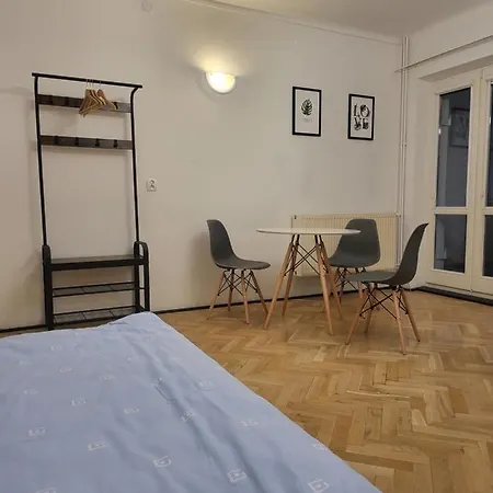Rooms4rest Cisowa - Private For Tourists - Atr Consulting Sp, Z O,o, Hostel